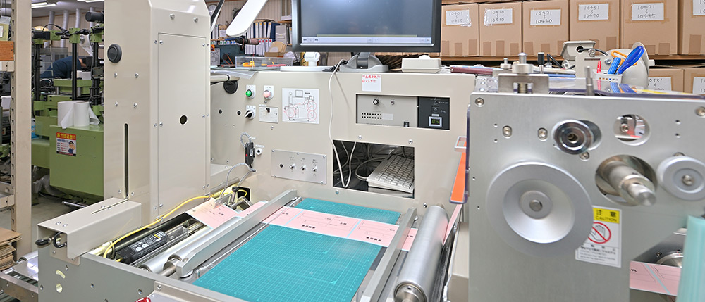 ラベル検品機 YT-355の外観写真
